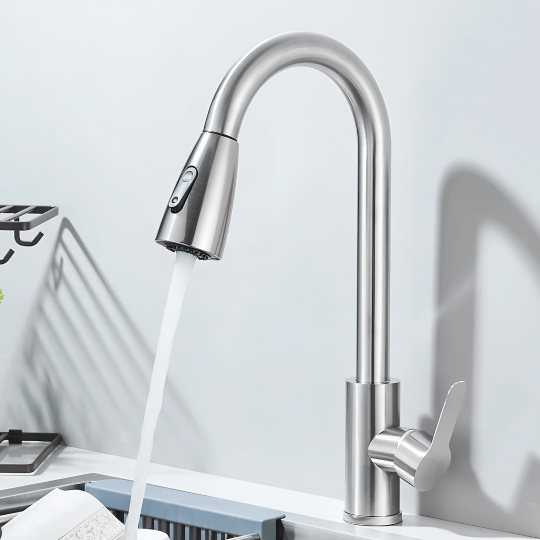 Versa Küchenarmatur – Moderner Wasserhahn mit ausziehbarem Sprühkopf für Warm- und Kaltwasser