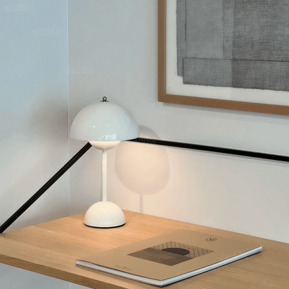 Velusa LED Tischlampe - Aufladbare Metall Nachttischlampe mit Touch Steuerung & 3 Lichtfarben